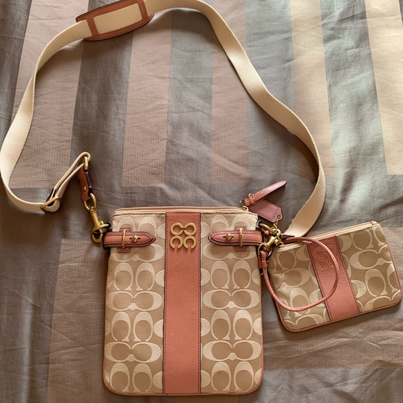 COACH Crossbody Bag + Wristlet - Picture 1 of 1
